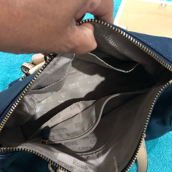 Michael Kors bag used one time! - Picture 2 of 8